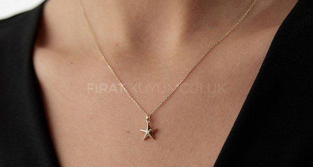 Altın Kolye Modelleri: Zarafeti ve Anlamı Bir Arada Sunan Zamansız Takılar