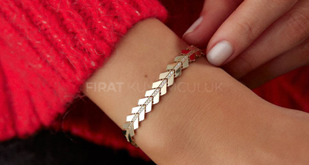 Altın Bileklik Fiyatları Neye Göre Belirlenir? Doğru Alışveriş İçin Detaylı Rehber