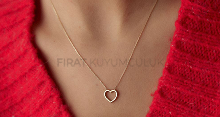 Kalp Kolye Tasarımları: Aşkın En Zarif İfadesi