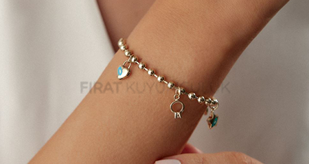 Bayram Altın Hediye: Gelenekten Gelen En Değerli Bayram Hediyesi