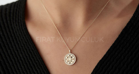 Günlük Altın Takı Modelleri ile Şıklığı Her An Yanınızda Taşıyın