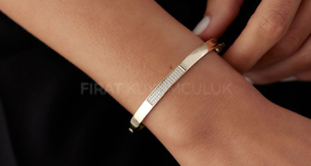 Anneler Günü Bilezik Önerileri ile Annenize Unutulmaz Bir Hediye