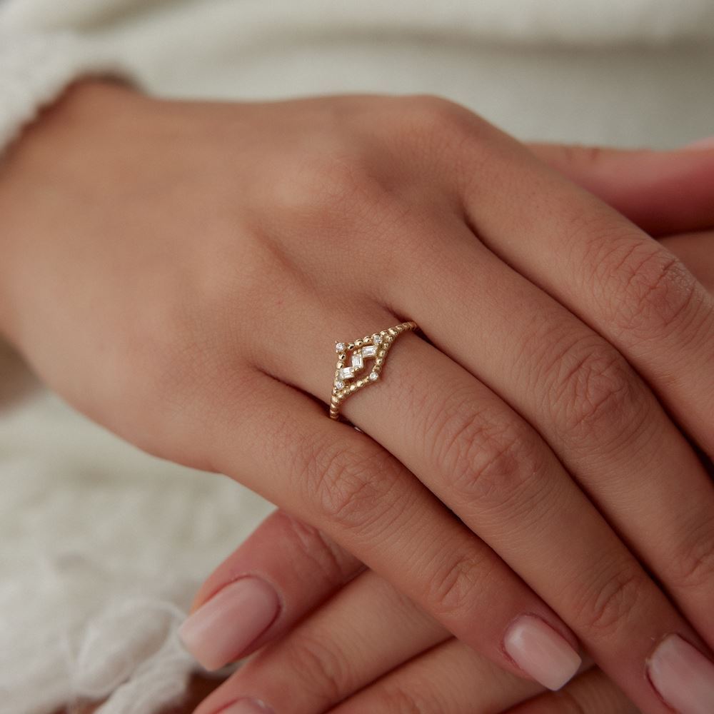 Baget Taşlı Tasarım Yüzük