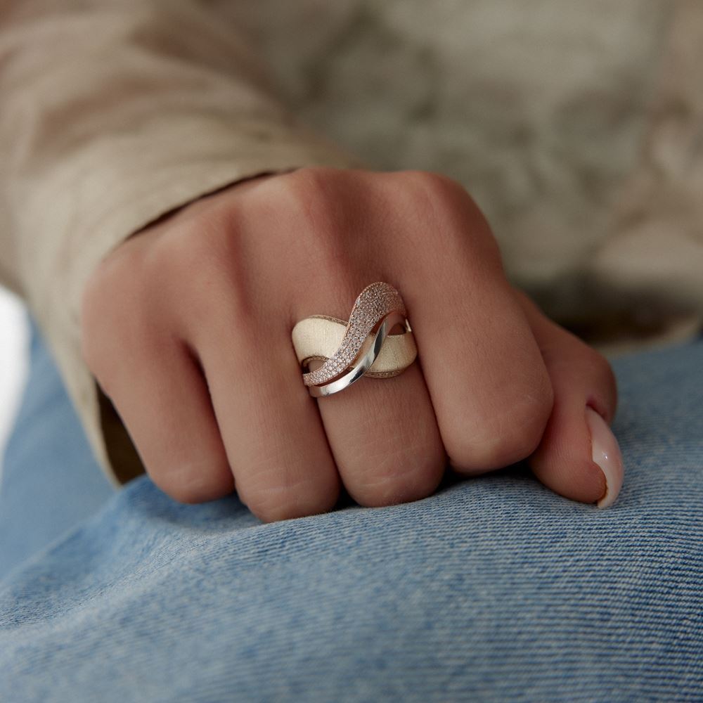 Oval Çizgi Tasarım Üç Renk Yüzük