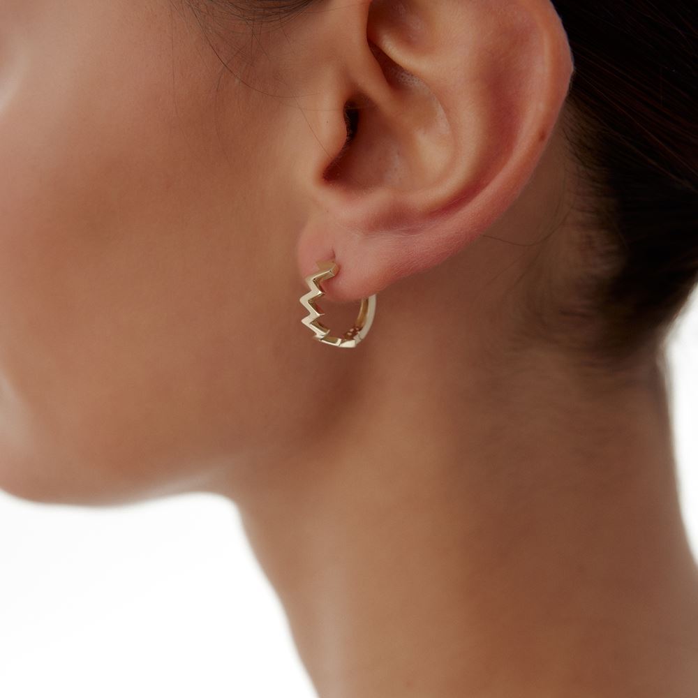 Üçgen Çizgi Tasarım Küpe