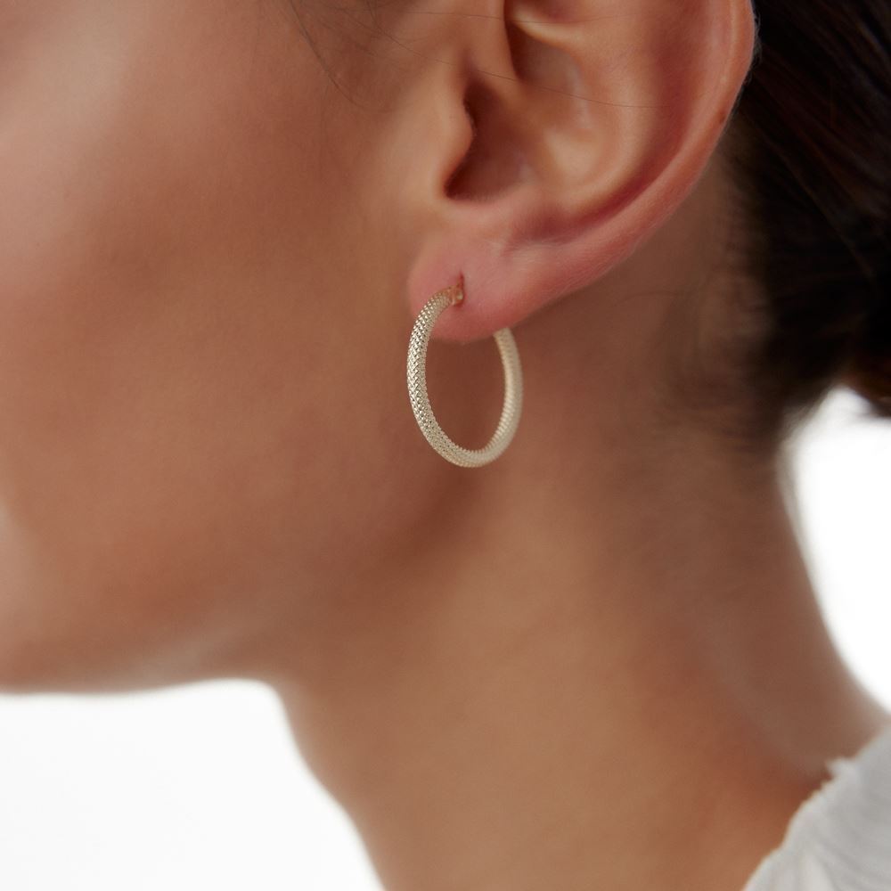 Nokta Oval Tasarım Halka Küpe