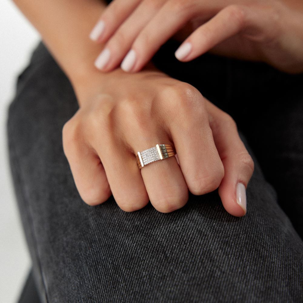 Fantazi Taşlı Yüzük