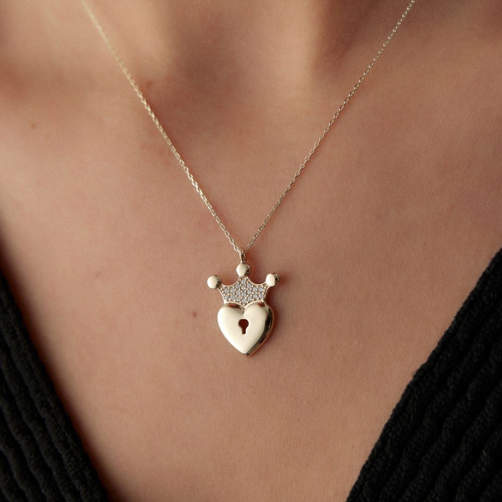 Kalp Kilitli Taç Kolye