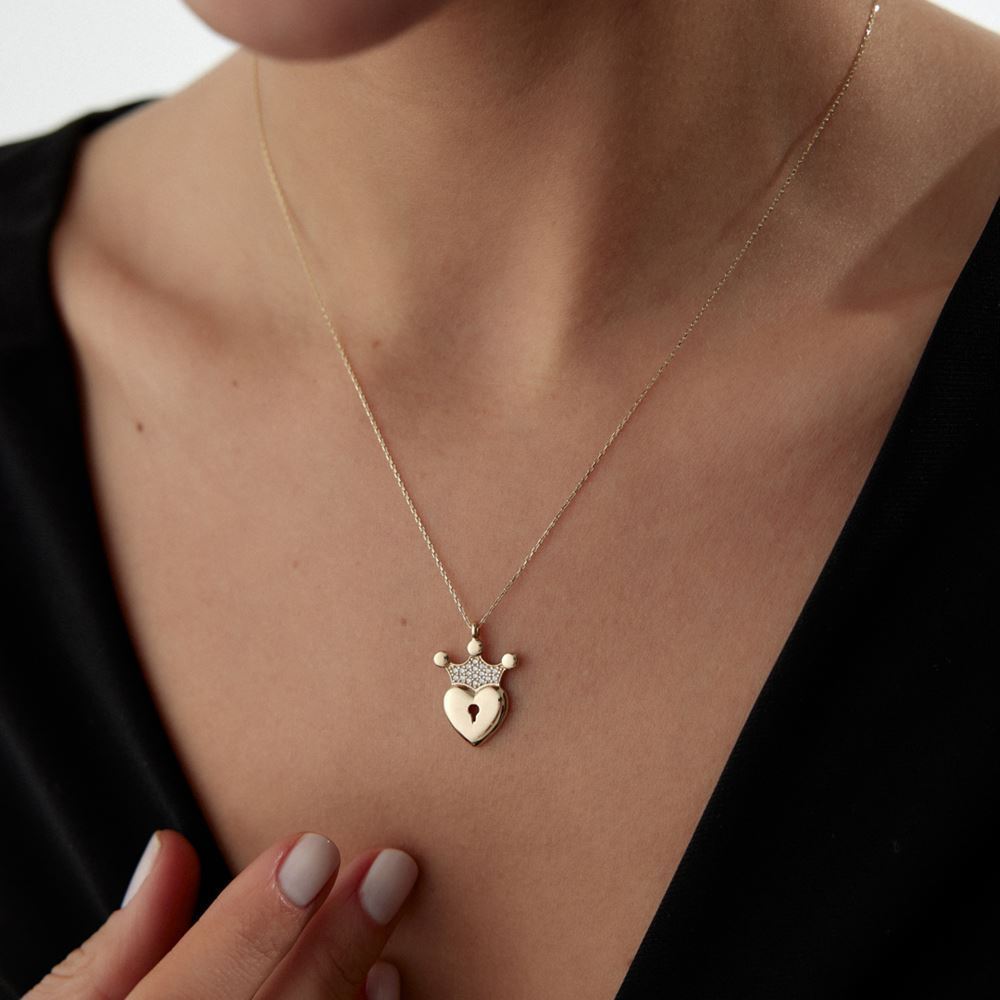 Kalp Kilitli Taç Kolye