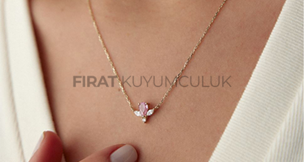 Altın Kolyenin Zarafeti: Fırat Kuyumculuk’ta Işıltıyı Keşfedin
