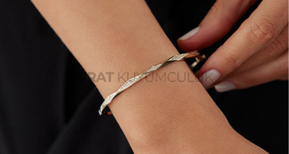 Altın Kelepçe Bileklik Modelleri ve Fırat Kuyumculuk Rehberi