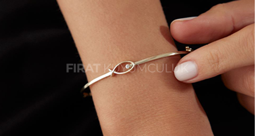 Kuyumculuk Online İndirim: Değerli Takıları Avantajlı Fiyatlarla Keşfedin