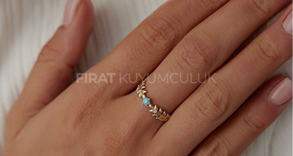 Sevgiliye Yılbaşı Altın Hediye Seçmenin En Anlamlı Yolu