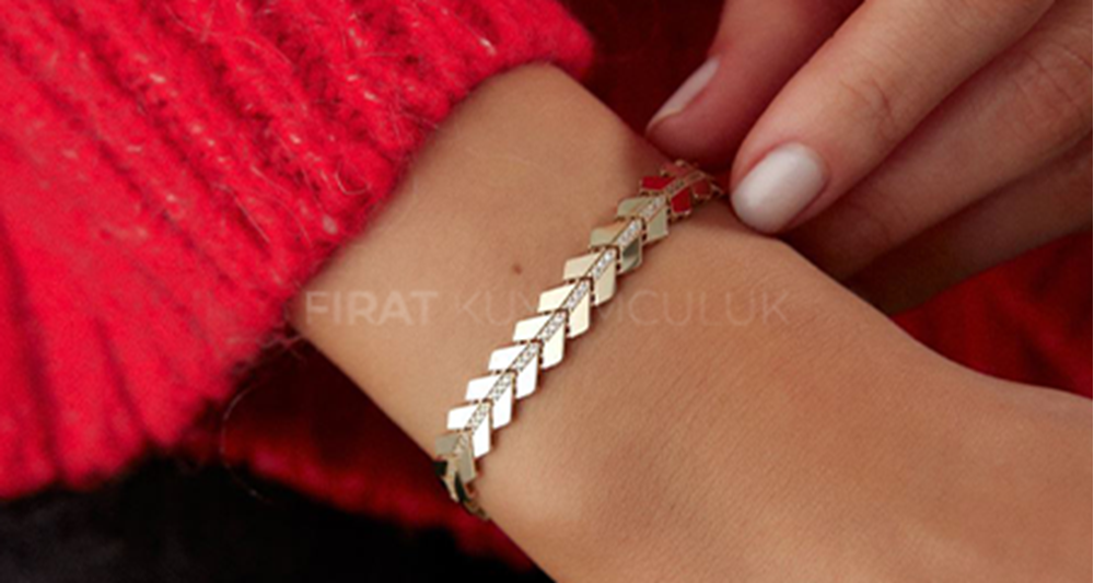 Altın Bileklik Fiyatları Neye Göre Belirlenir? Doğru Alışveriş İçin Detaylı Rehber