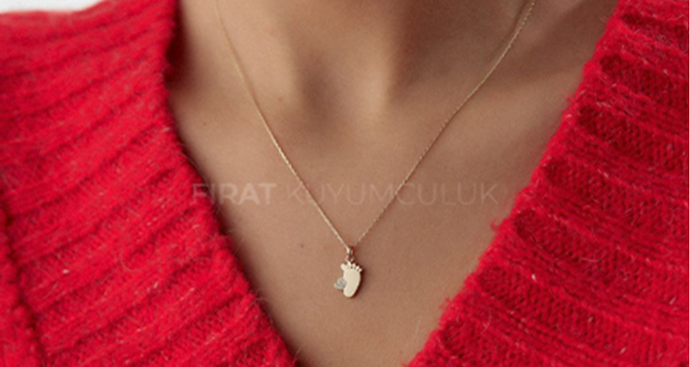 Sevgililer Günü Kolye Önerileri: Sevginizi Zarafetle Anlatmanın En Anlamlı Yolu