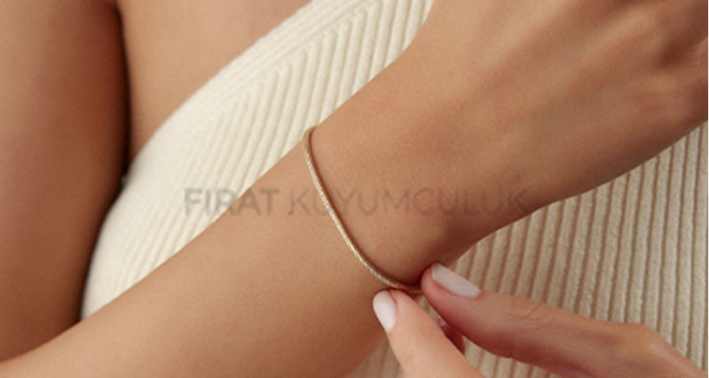 Minimal Altın Takı Nedir? Zarafetin En Sade Hali