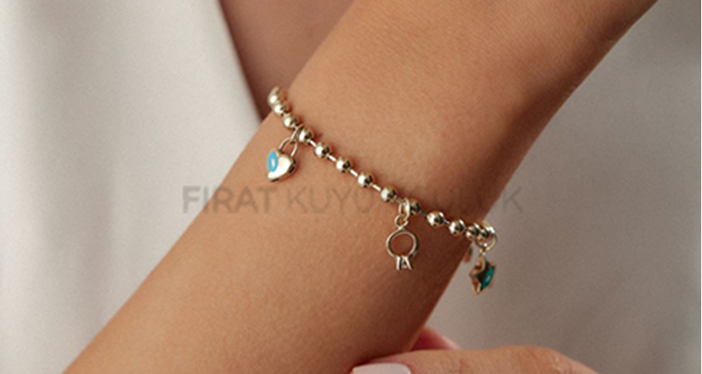 Bayram Altın Hediye: Gelenekten Gelen En Değerli Bayram Hediyesi